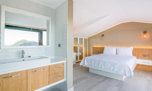 Villa Vogue — 12