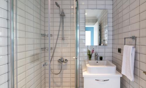 Villa Vogue — 25