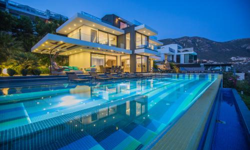 Villa Vogue — 35