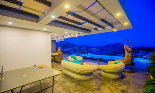 Villa Vogue — 44
