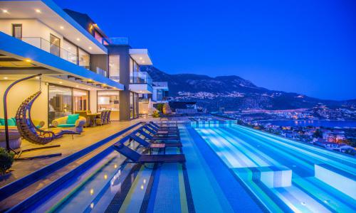 Villa Vogue — 45
