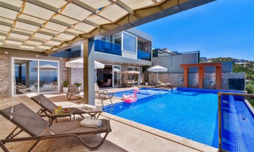 Villa Voyage — 19