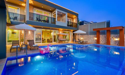 Villa Voyage — 4