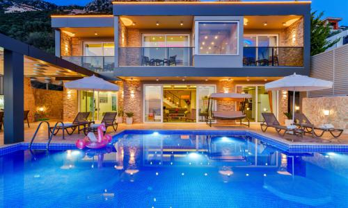 Villa Voyage — 2