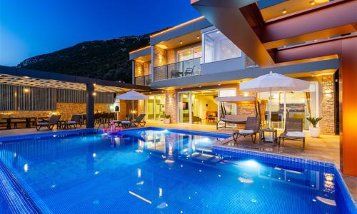 Villa Voyage — 1