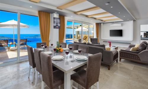 Villa Voyage — 41