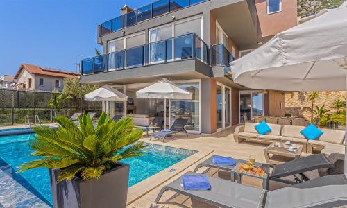 Villa Waratah — 1