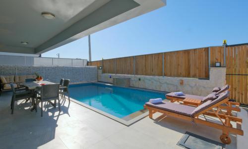 Villa White 1 — 8