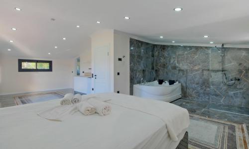 Villa White 1 — 30