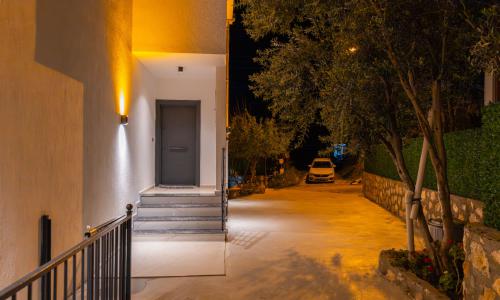 Villa Xanadu — 83