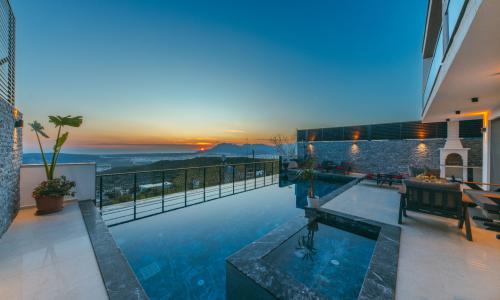 Villa Xanadu — 12