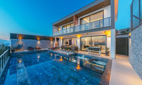 Villa Xanadu — 3