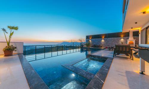 Villa Xanadu — 11