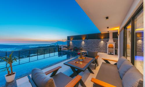 Villa Xanadu — 8