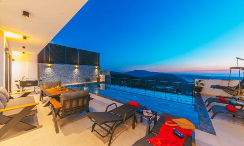 Villa Xanadu — 10