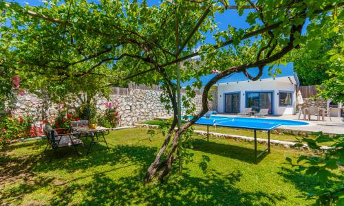 Villa Yek — 50