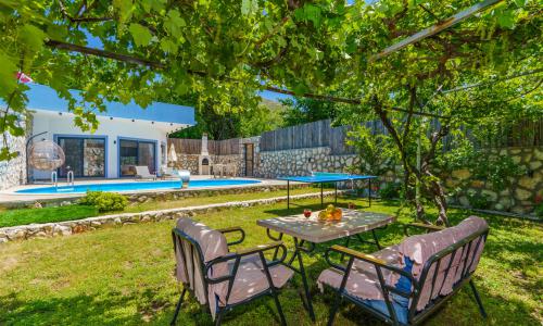 Villa Yek — 51