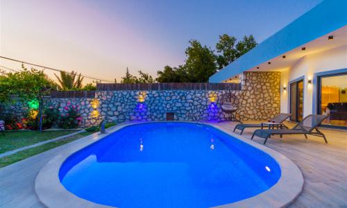 Villa Yek — 13