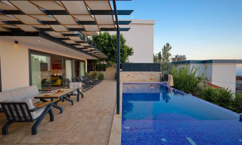 Villa Yusef — 10