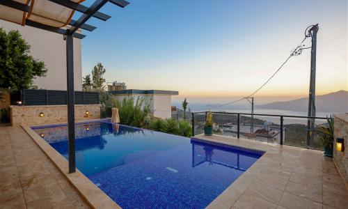 Villa Yusef — 13