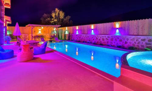 Villa Happiness — 30