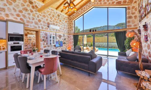 Villa Happiness — 20