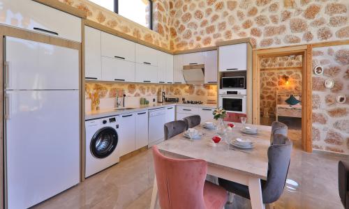 Villa Happiness — 18
