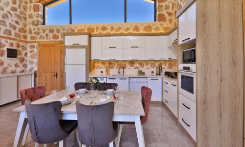 Villa Happiness — 21