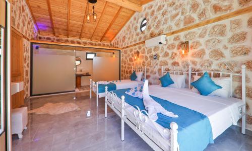 Villa Happiness — 47