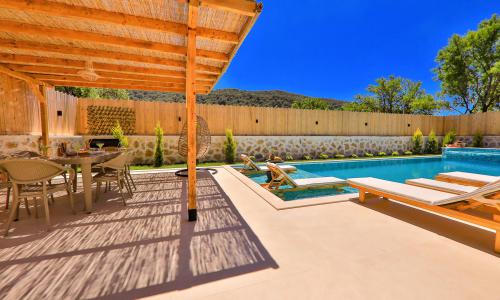 Villa Happiness — 52