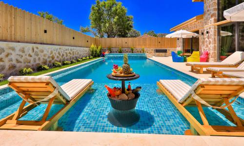 Villa Happiness — 10