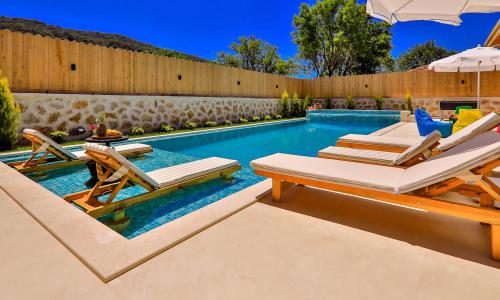 Villa Happiness — 54