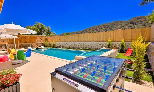 Villa Happiness — 11