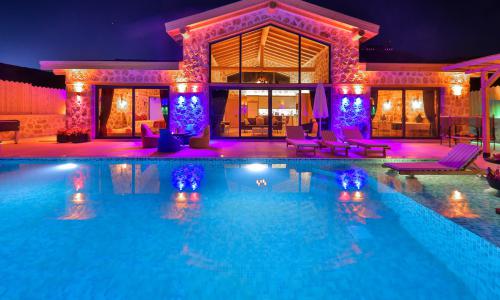 Villa Happiness — 6