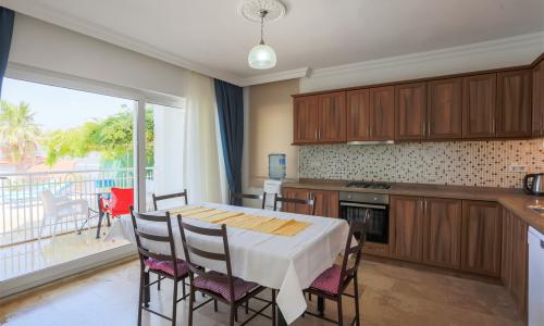 Villa Baysal Bergamot — 21
