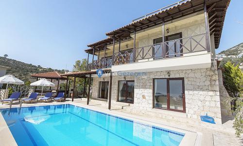 Villa Otantik — 3
