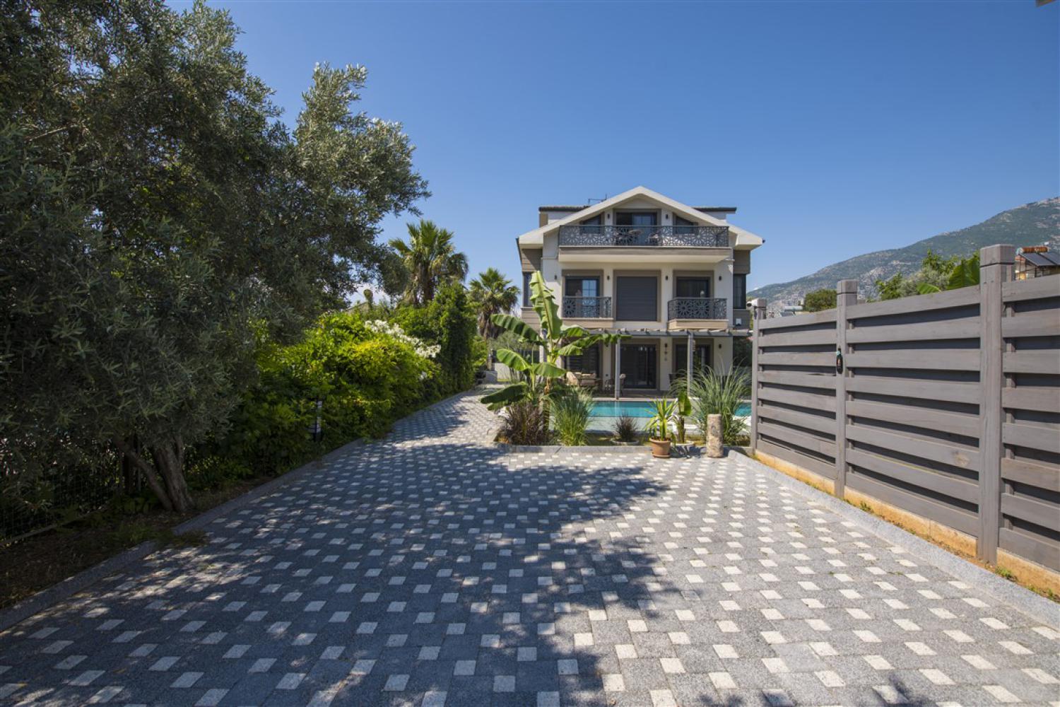 Villa Lore B ; Geniş Aile Ve Arkadaş Grupları İçin Uygun Kiralık Villa