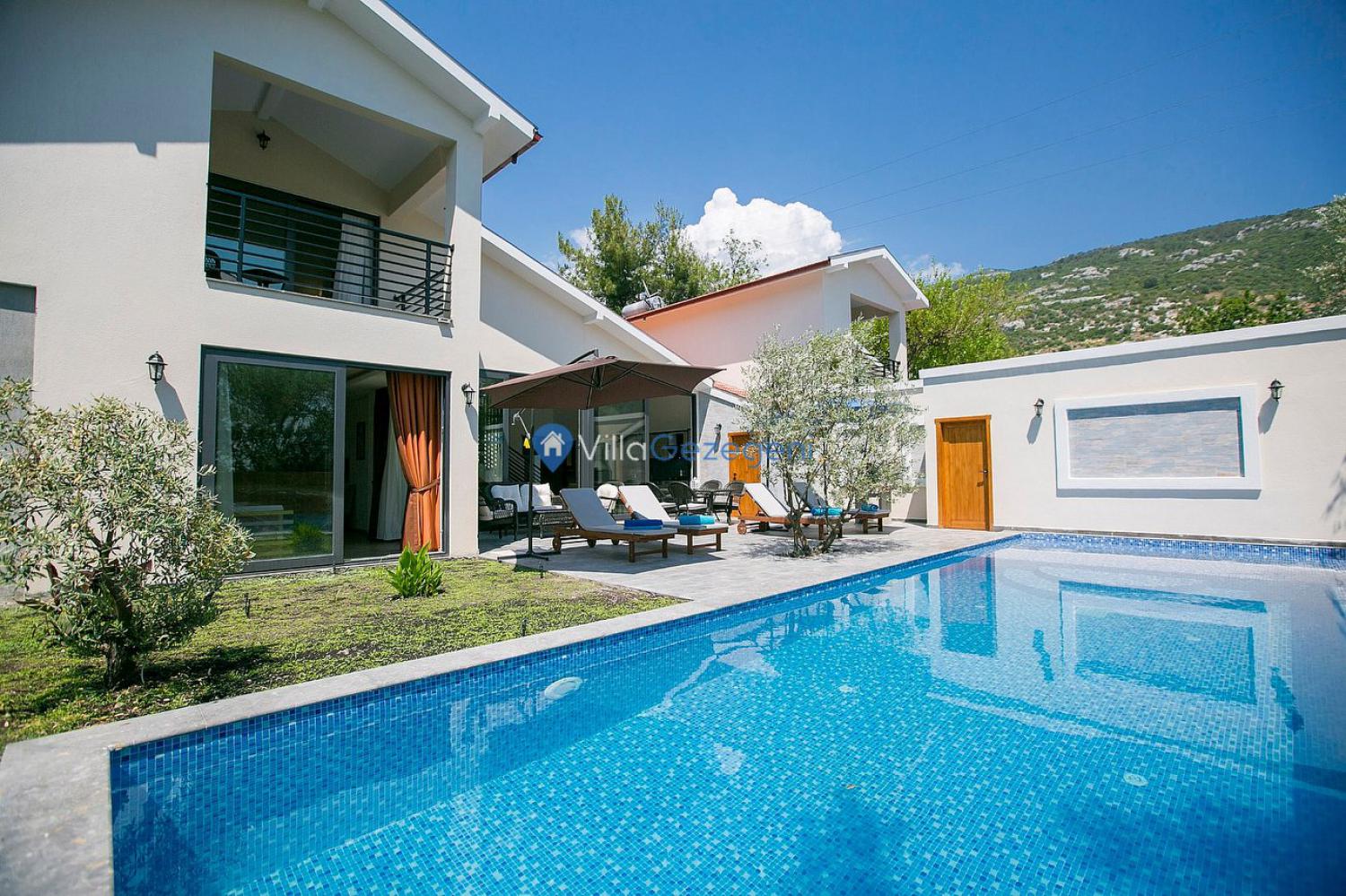 VİLLA HALF MOON 1
