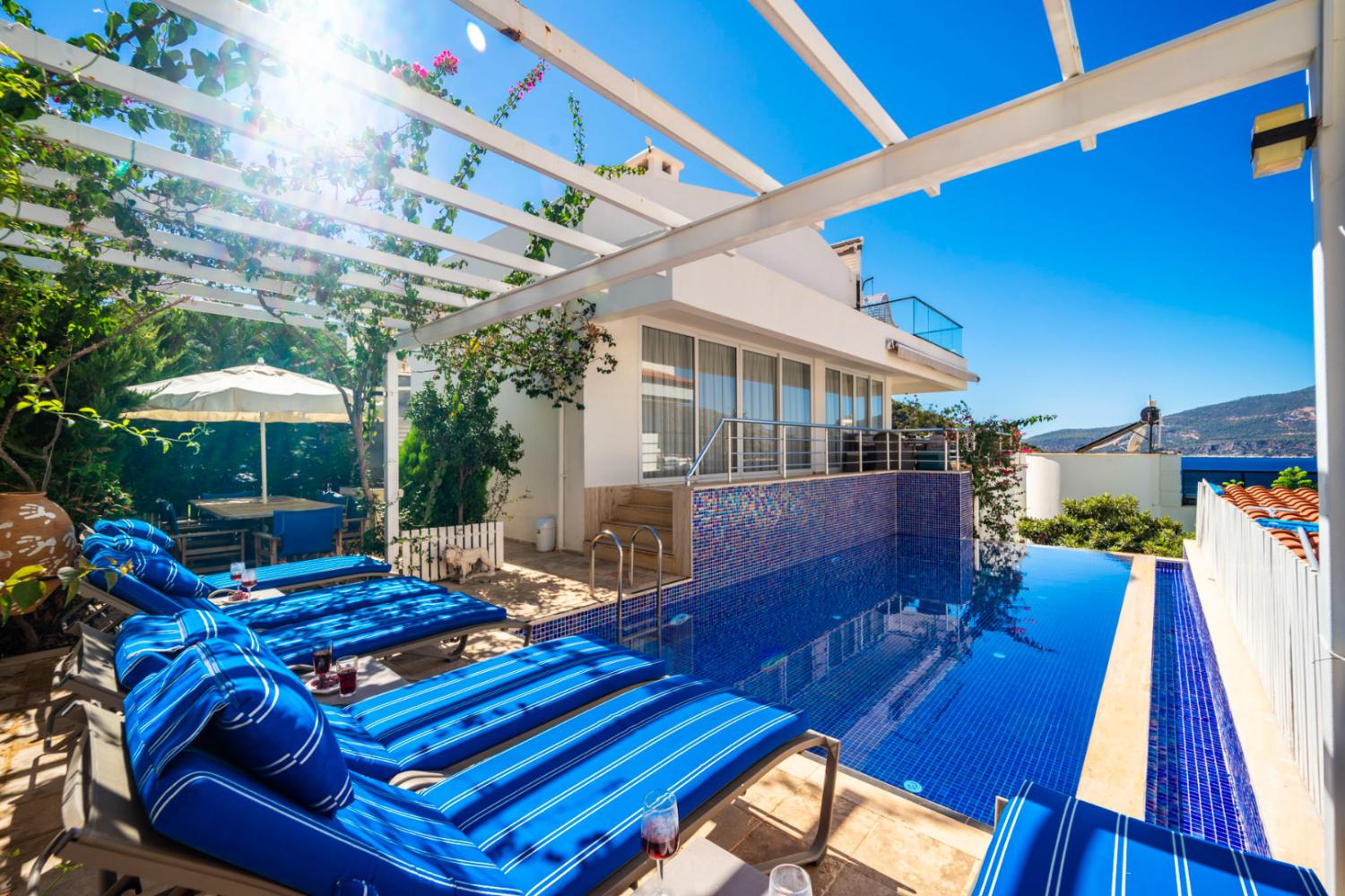 Villa Beyza | Kalkan Kışla’da 8 Kişilik Deniz Manzaralı Lüks Villa