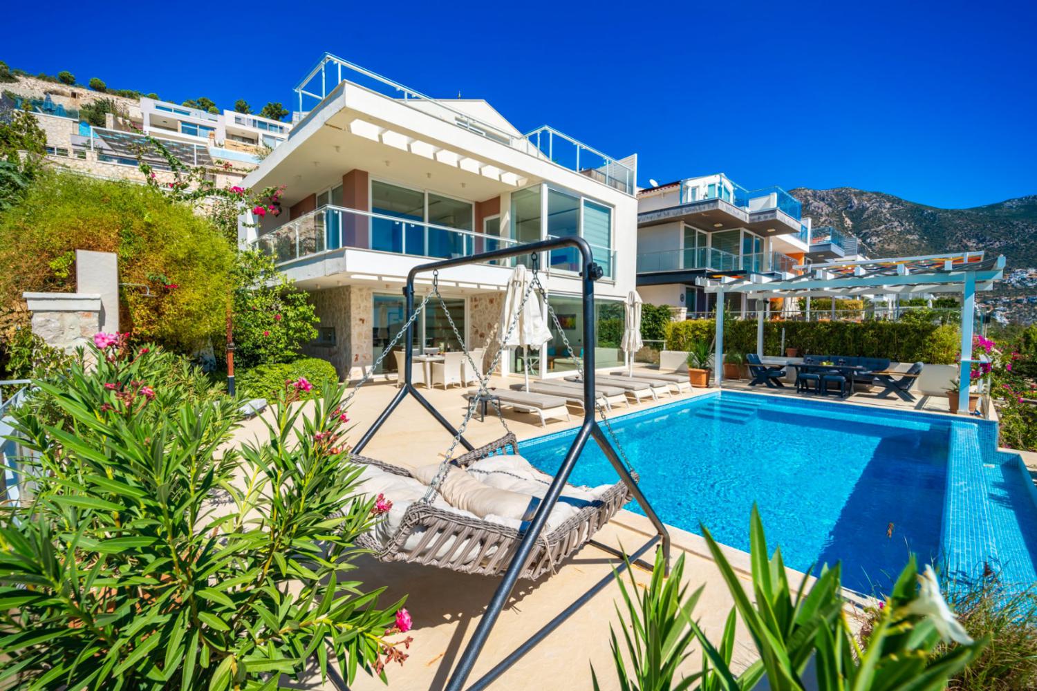 Villa Chremado | Kalkan Kalamar’da Lüks, Jakuzili & Manzaralı Villa