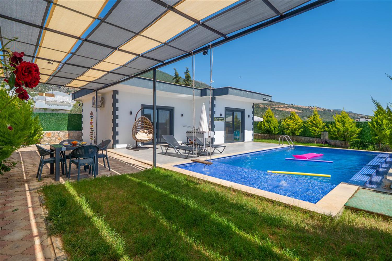 Villa İron; Kalkan Çavdır Bölgesinde (2) Kişilik Kiralık Balayı Villası