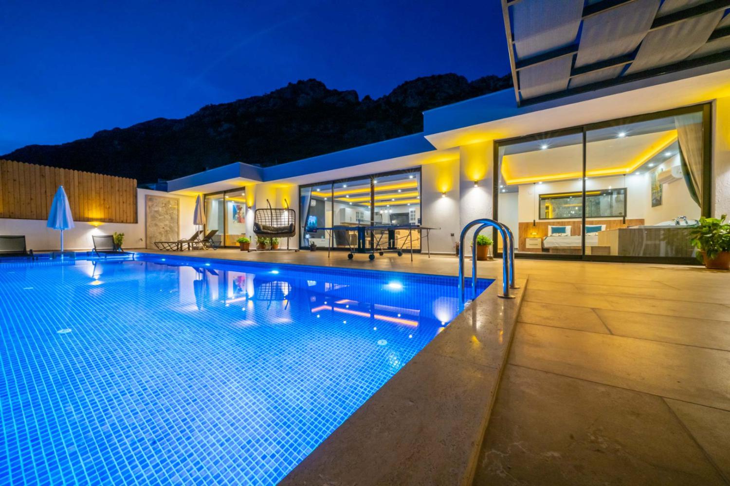 Villa Deste Duo, Kalkan Kördere mevkiinde bulunan (4) kişilik kiralık balayı villası