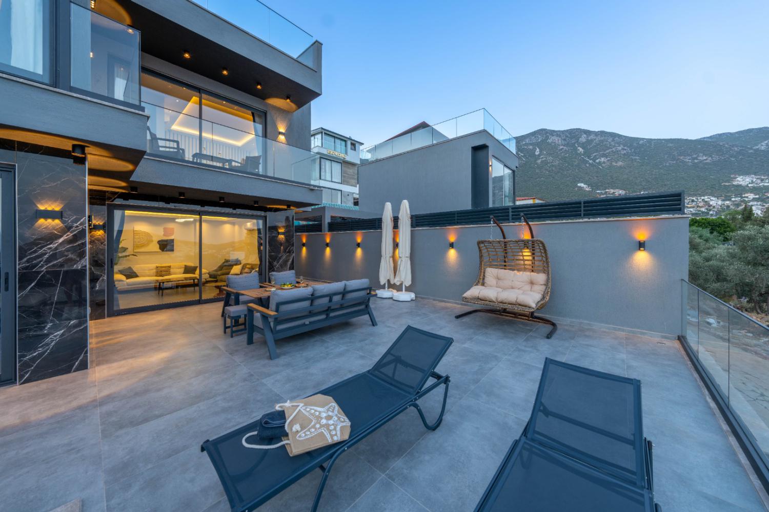 Villa Cihan - Isıtmalı Havuzlu Kiralık Lüks Villa | Kalkan Tatili