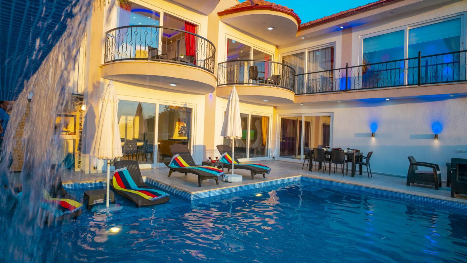 Villa Saray (4) Kişilik Muhafazakar Kiralık Aile ve Balayı Villası