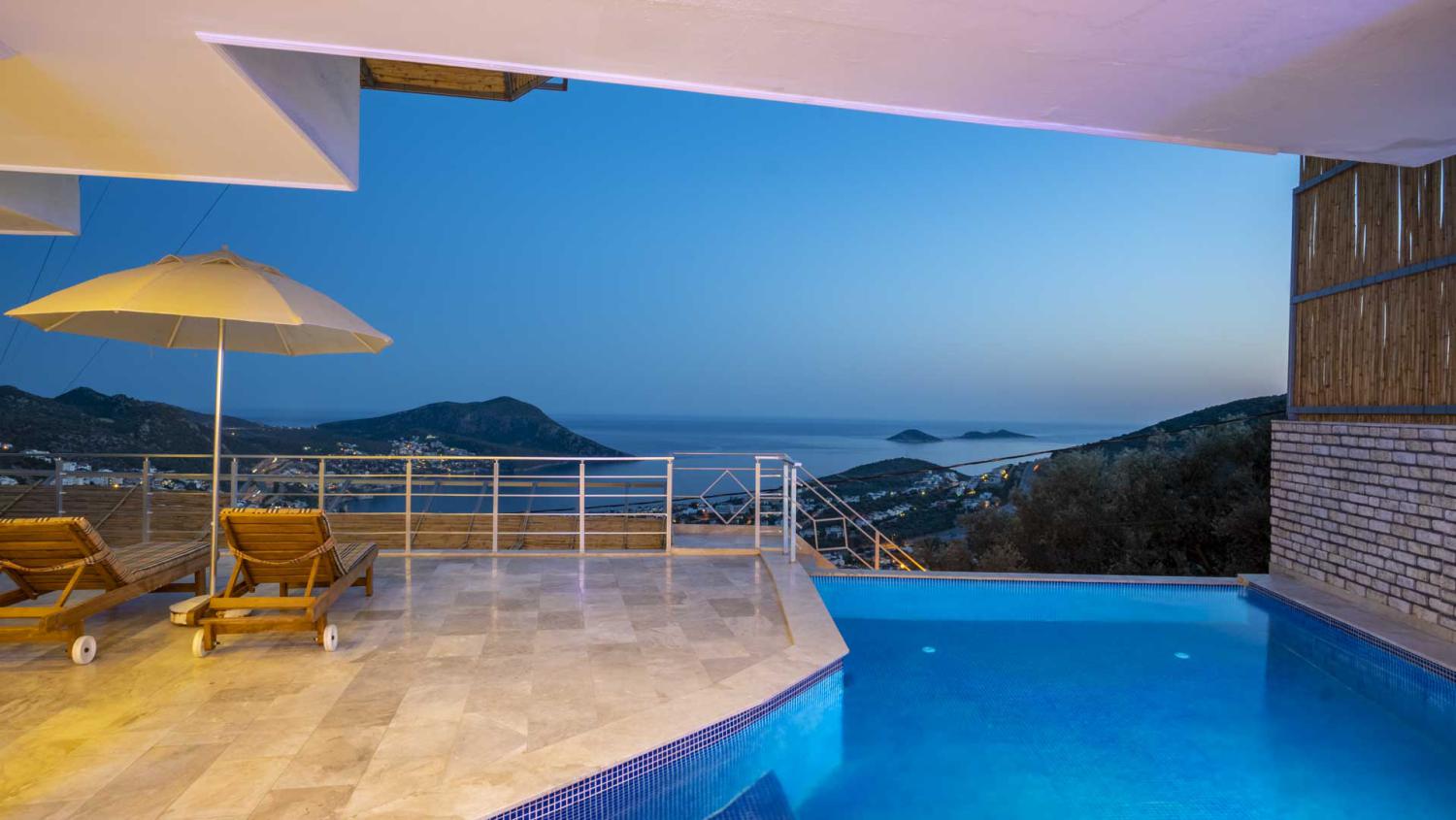 Villa Papaya, Kalkan (4) Kişilik Deniz Manzaralı Kiralık Villa