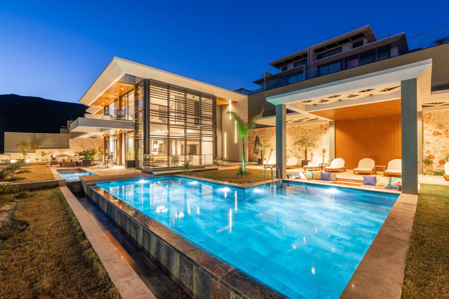 Villa Safran Flower; Kalkan Kalamar mevkiisinde konumlanan 4 odalı 8 kişilik kiralık lüks villa