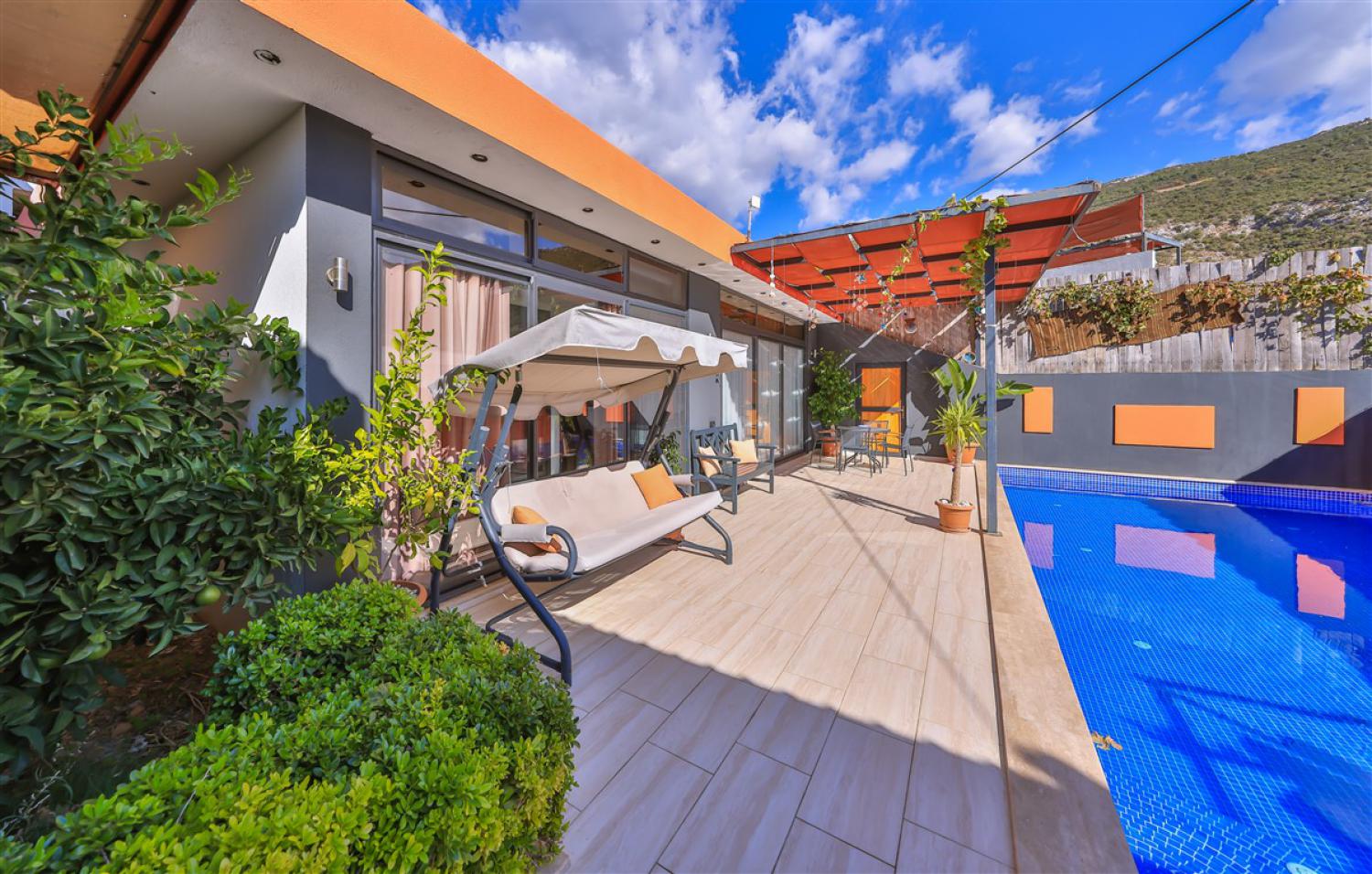 Villa Rainbow (2) Kişilik Havuzlu Muhafazakar Balayı Villası