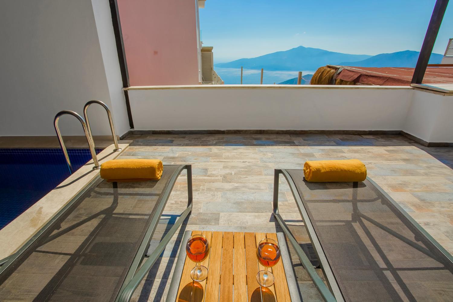 Villa Gece (2) Kişilik Deniz Manzaralı Muhafazakar Balayı Villası