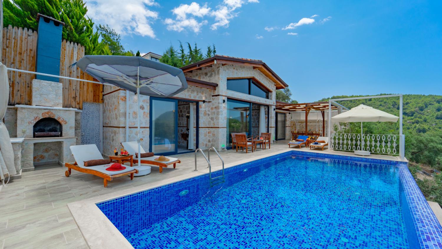 Villa Karen, Kalkan'da (4) Kişilik Muhafazakar Kiralık Balayı Villa