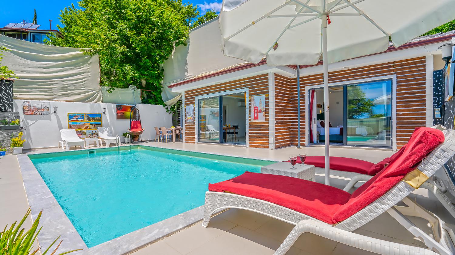 Villa Yeşil Vadi, Kalkan İslamlar' da bulunan, 4 kişi kapasiteli, kiralık villa